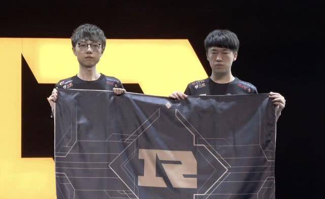 全世界的目 全世界的目