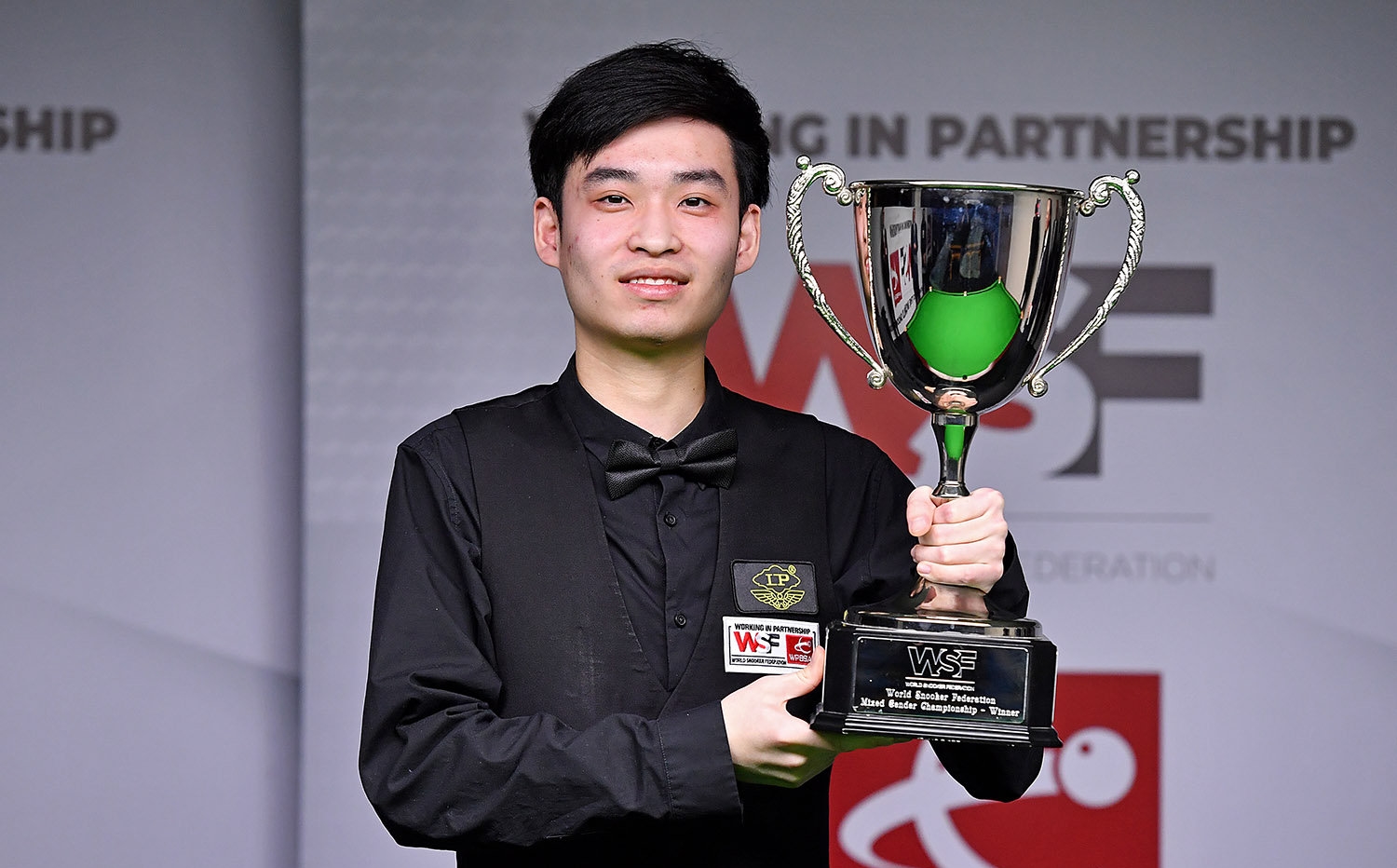 替补球员或 替补球员或