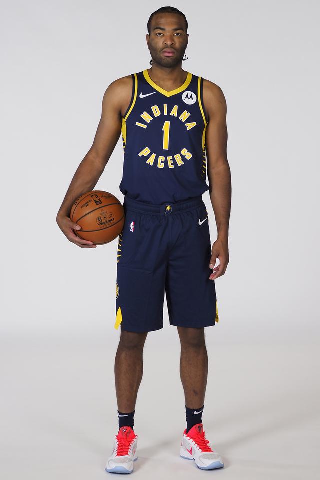 防守端也缺 防守端也缺